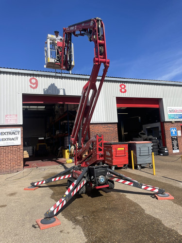 Tracked cherry picker - tracked, picker.